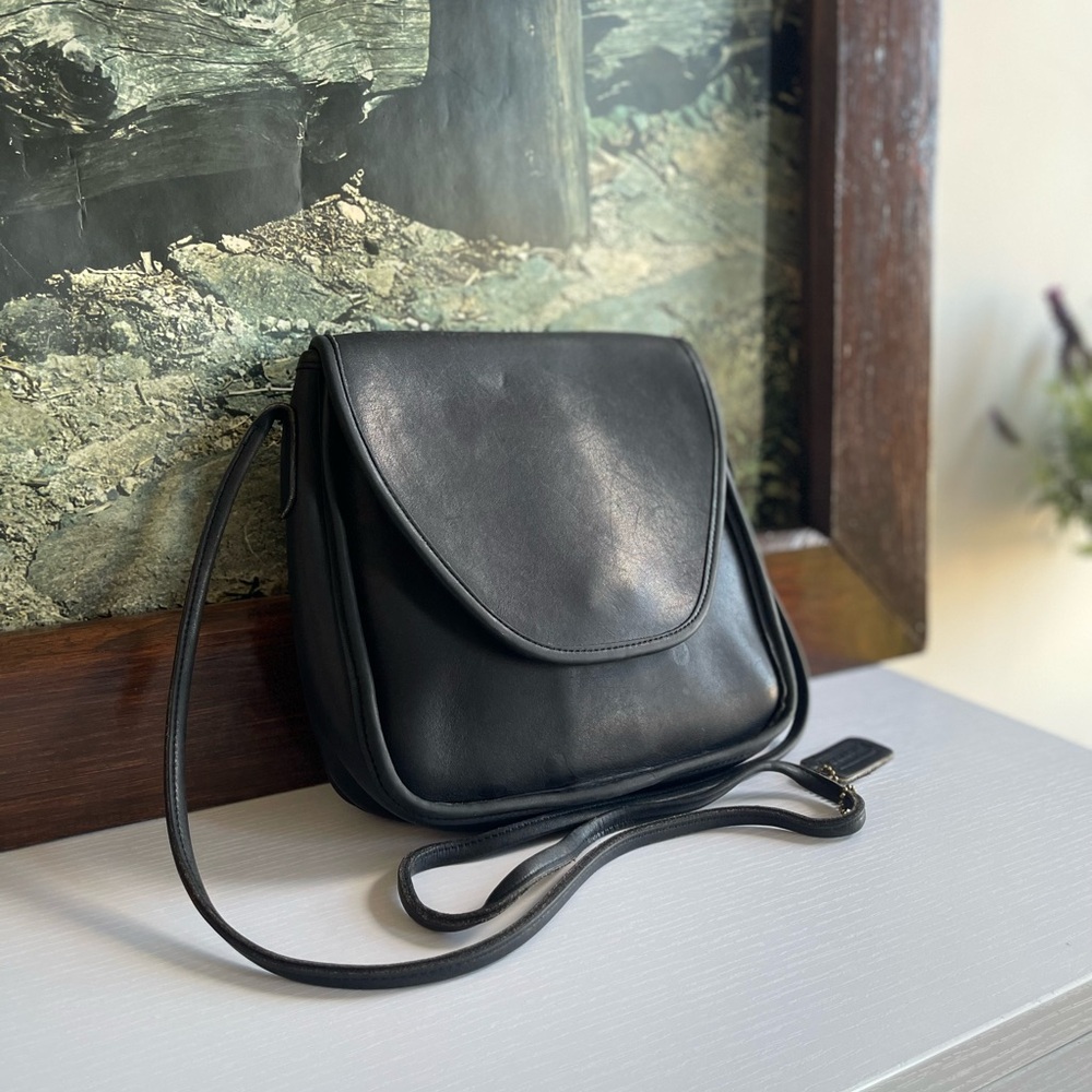 Vintage Lindsay flap bag 90s Coach black leather with crossbody strap